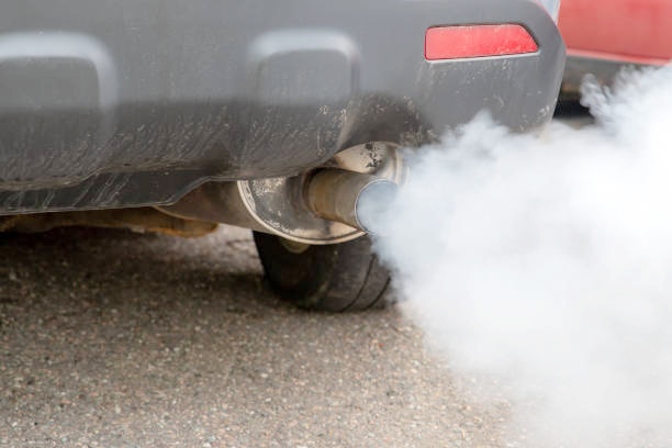 what does white smoke from exhaust mean