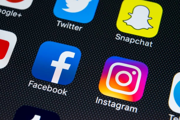 How to Stop Facebook and Instagram from Draining Your Battery in the Background